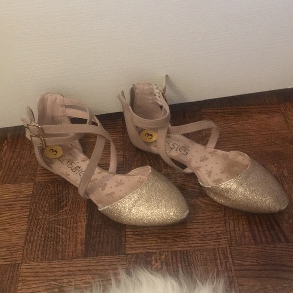*SOLD*Girls ballerina shoes - Picture 2 of 4